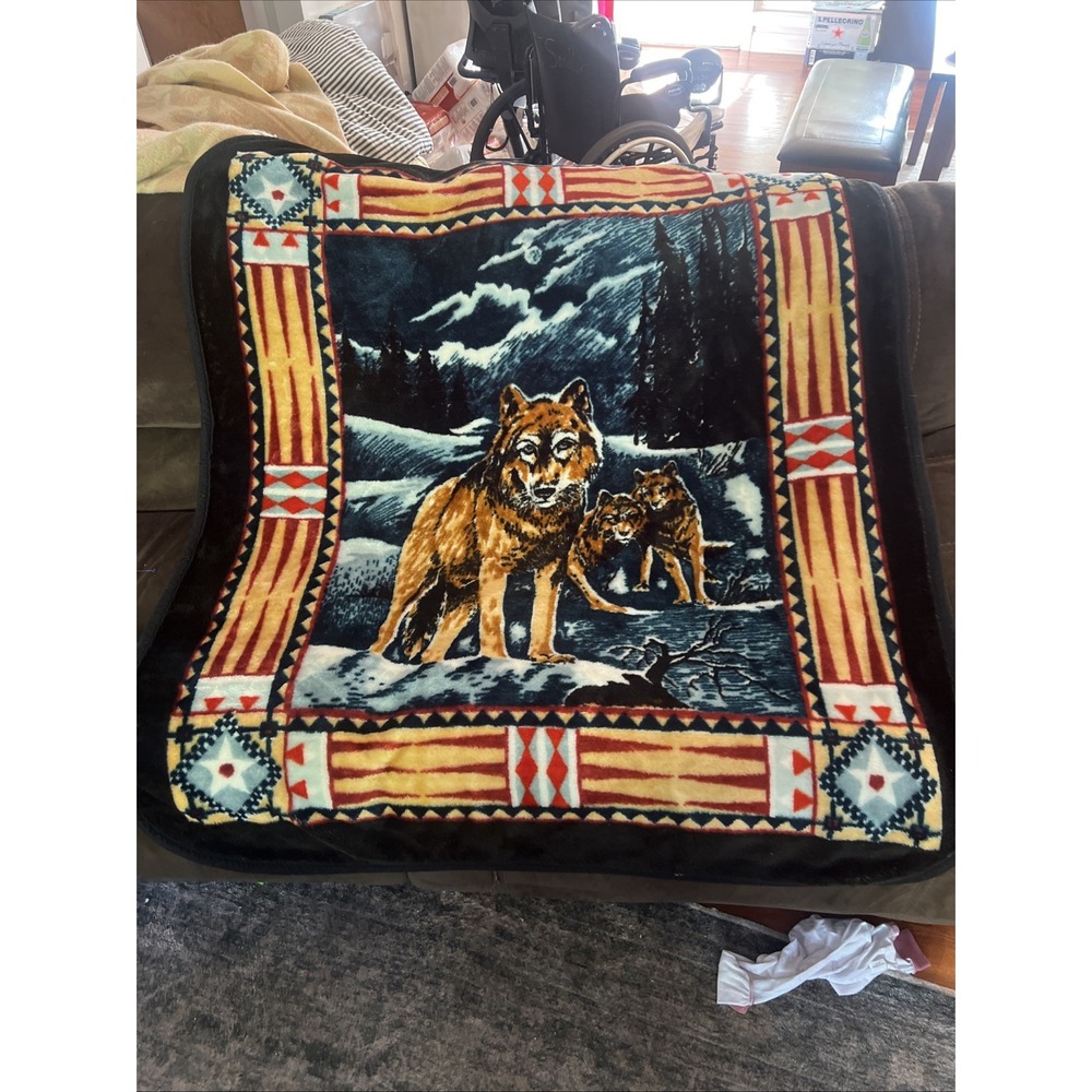 Vintage Novatex 60" x 50" Wolf Acrylic‎ Blend Fleece Blanket
